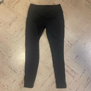 Comfy black leggings with pockets!